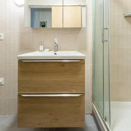 4pers#malesherbes#parc Monceau * Paris